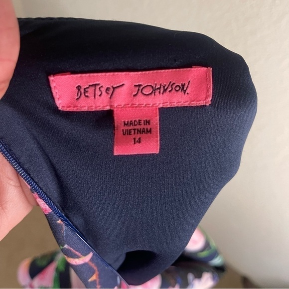 𝅺BETSY Johnson floral peplum sleeveless top size 14 EUC - Picture 5 of 10